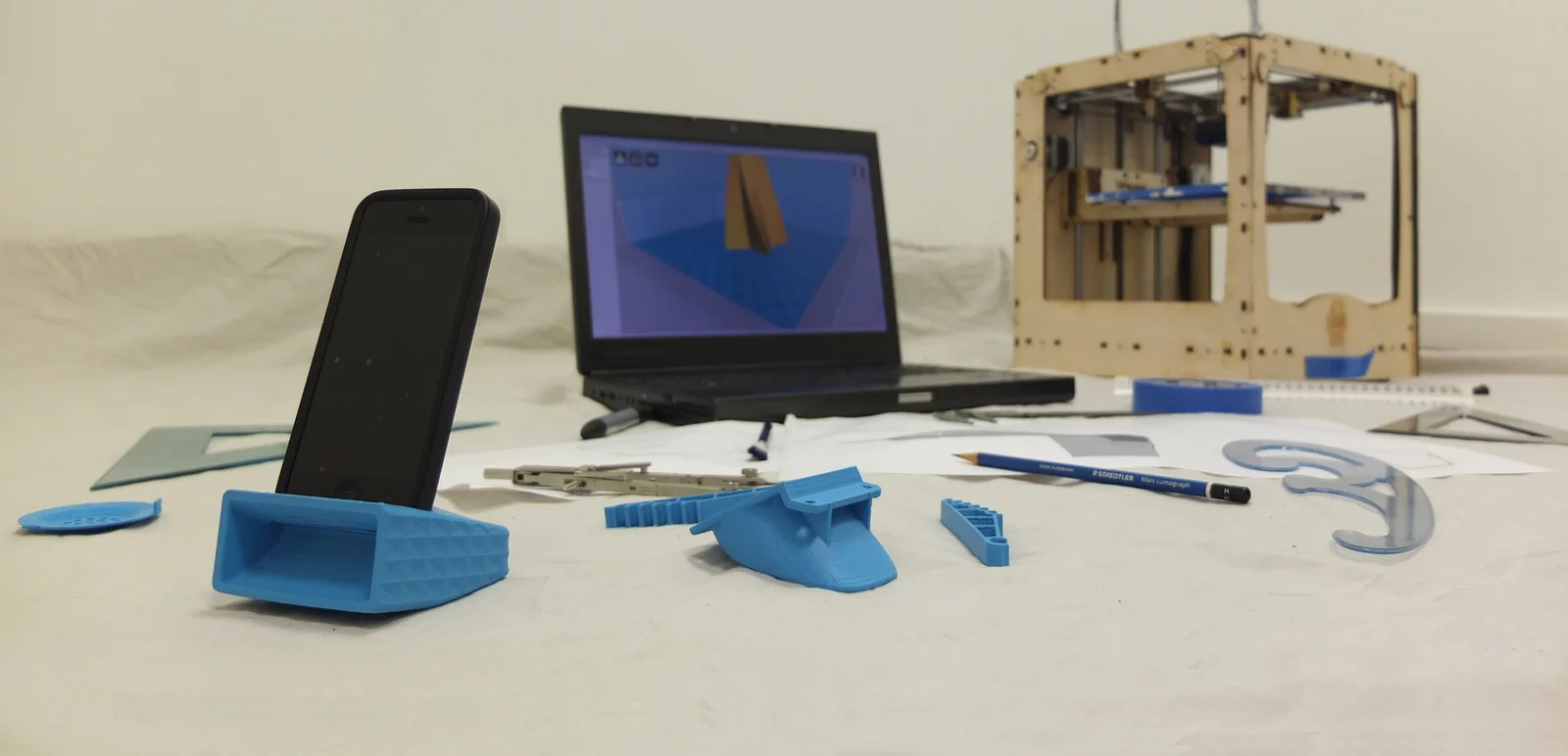 Goosebumps Lab workbench with 3D printer and printed products